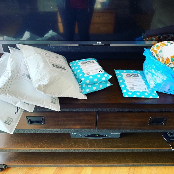 Meet your Posher, Amanda - Picture 7 of 7